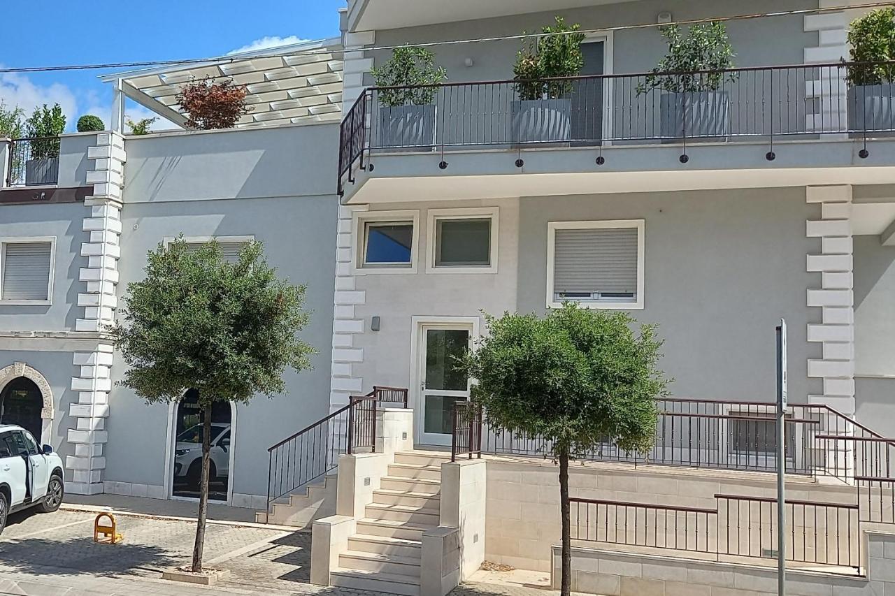 Central Apartment Con Tre Camere Da Letto 로코로톤도 외부 사진