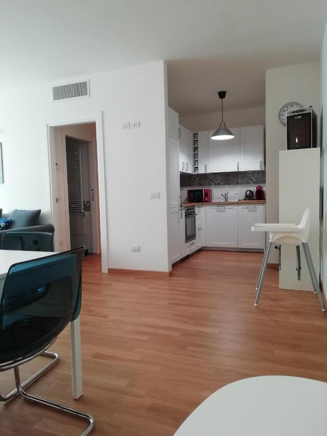 Central Apartment Con Tre Camere Da Letto 로코로톤도 외부 사진